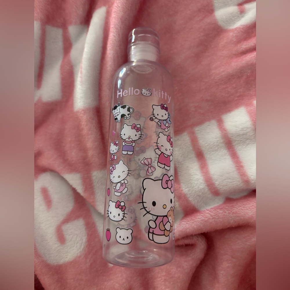 Hello Kitty Plastic Water Bottle💕